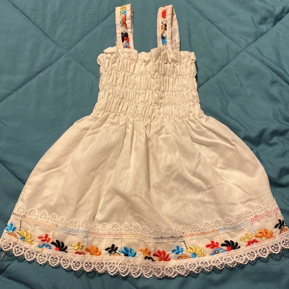 Handmade little girls white flower dress - Picture 6 of 8